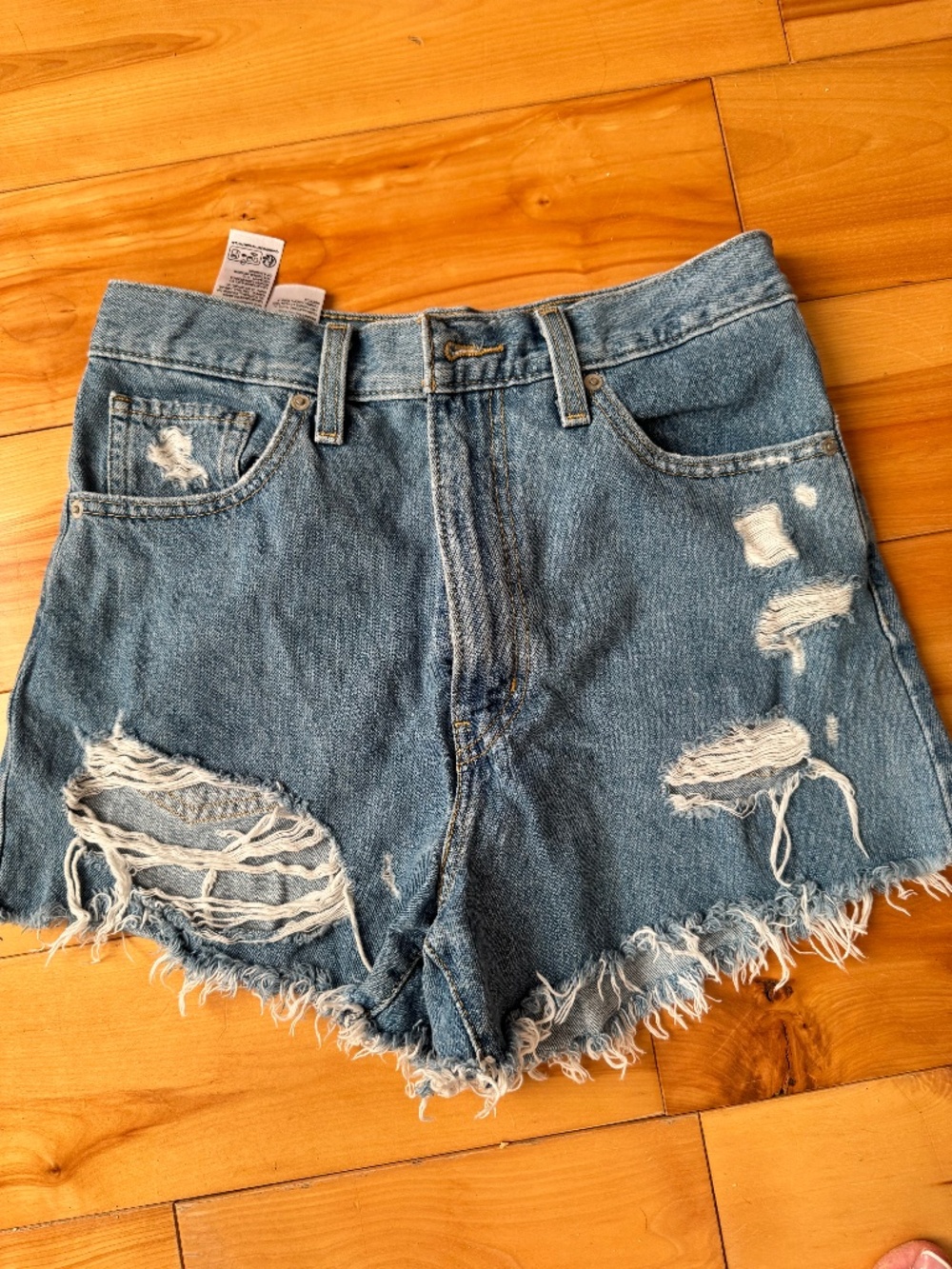 Women’s Levi’s distressed Jean shorts